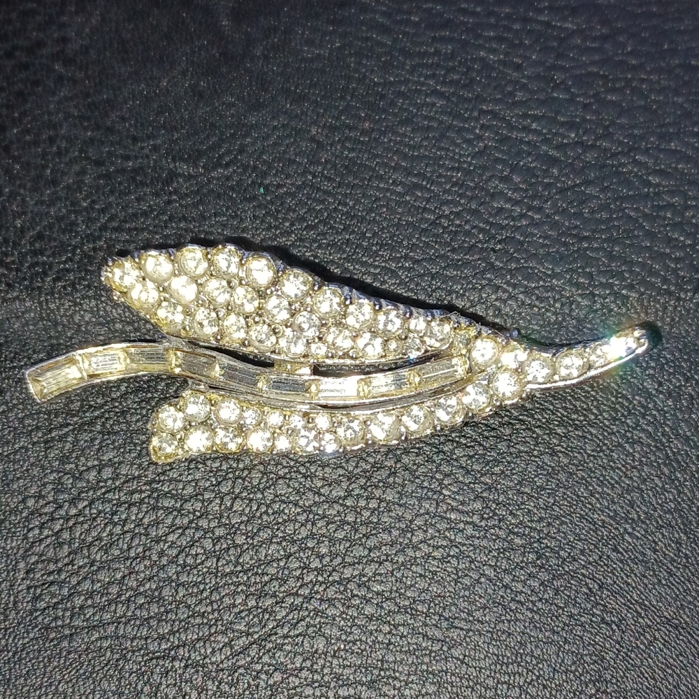 Vintage Leaf Brooch
